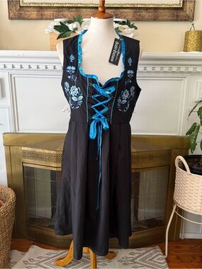 NWT Scarlet Darkness German Dirndl Dress Costumes Bavarian Oktoberfest Ren Faire